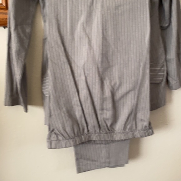 ❤️ First Concepts pant suit. Pin strip 11/12 - Picture 4 of 5